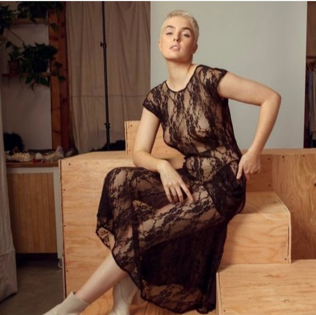 Noirè Lace Babushka Dress